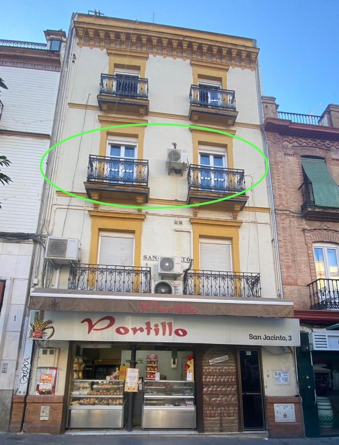 Quattro Puente De Triana Seville Exterior photo
